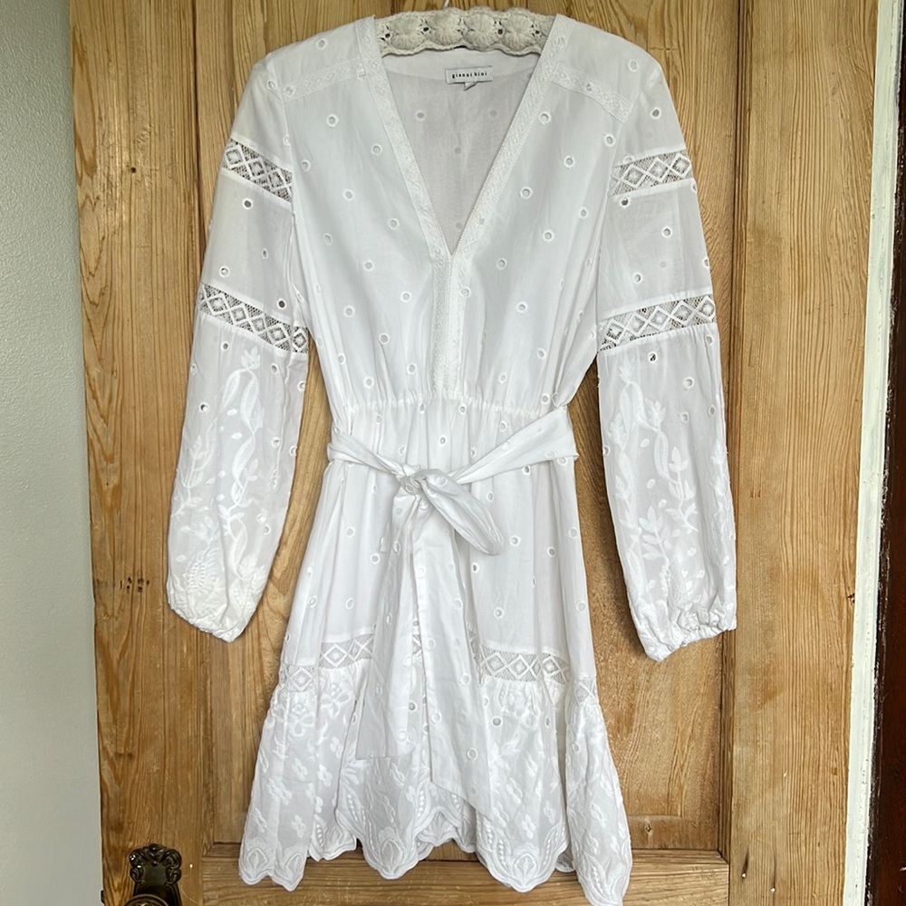 Gianni Bini Victoria Long Sleeve Eyelet Lace Dress in White, size Medium